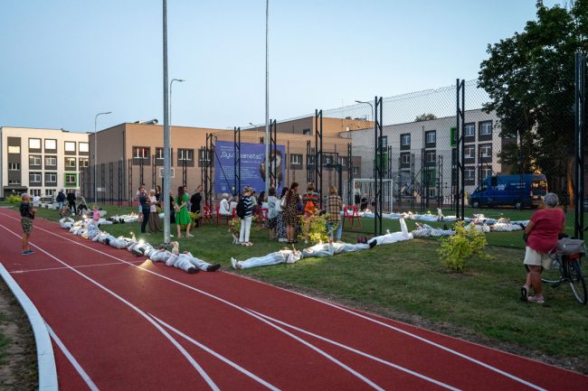 9-baltas-kambarys-Gyvi-pamatai-renata-karvelis-performansas