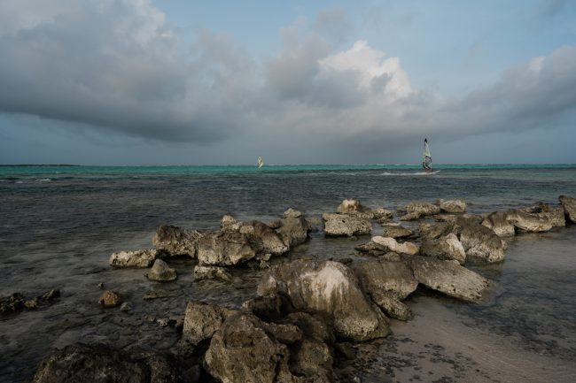 1-baltas-kambarys-mantas-bukota-karibu-jura